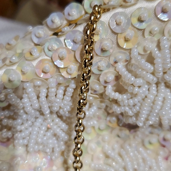 VINTAGE WHITE BEADED EVENT BAG - Picture 6 of 6
